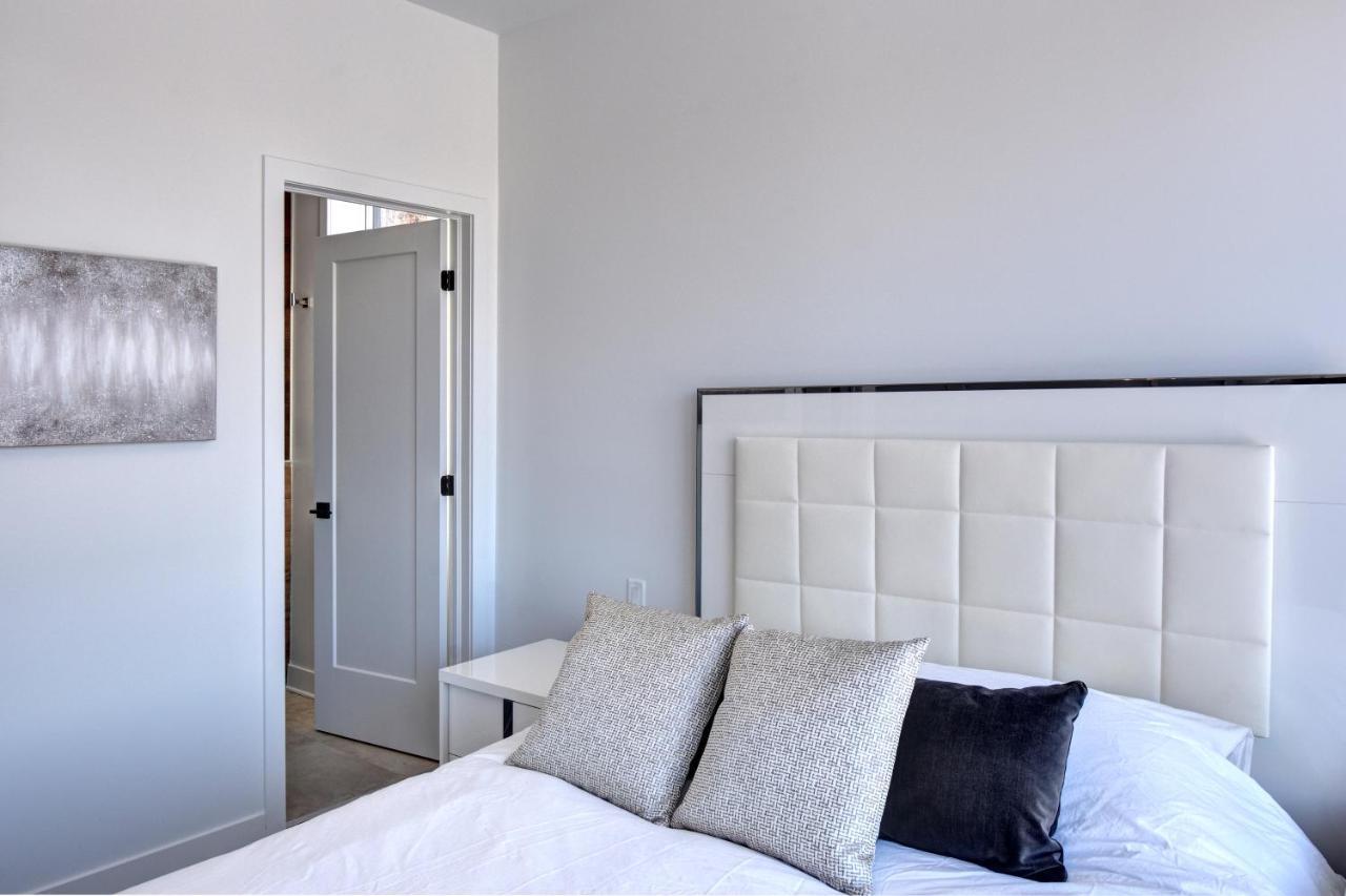 הוילה La Conception Chalet Serenity - Mont Tremblant Ski - Spa Sauna Wifi Tv Privet Chic Modern House מראה חיצוני תמונה